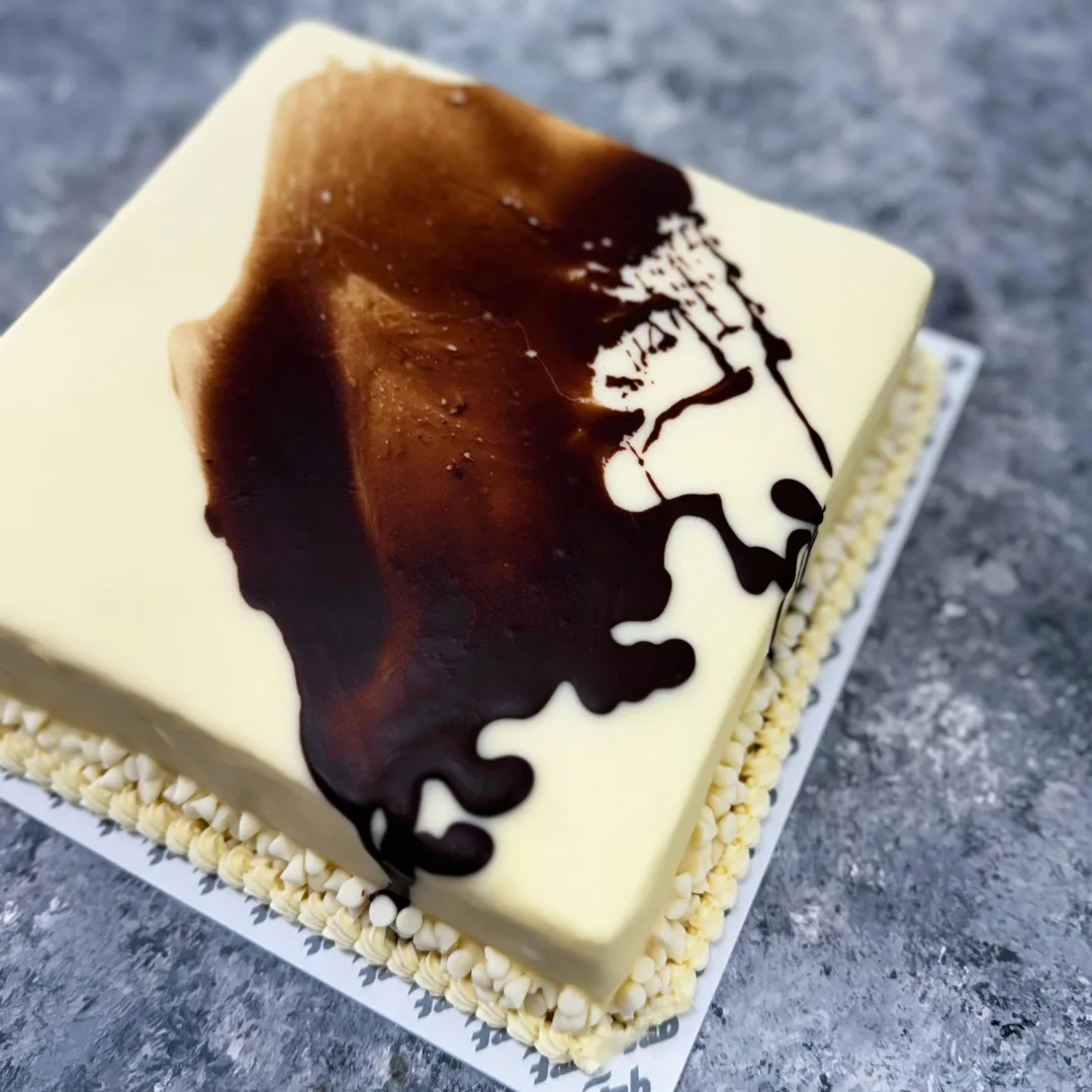 White Chocolate Fudge Cake - Image 3