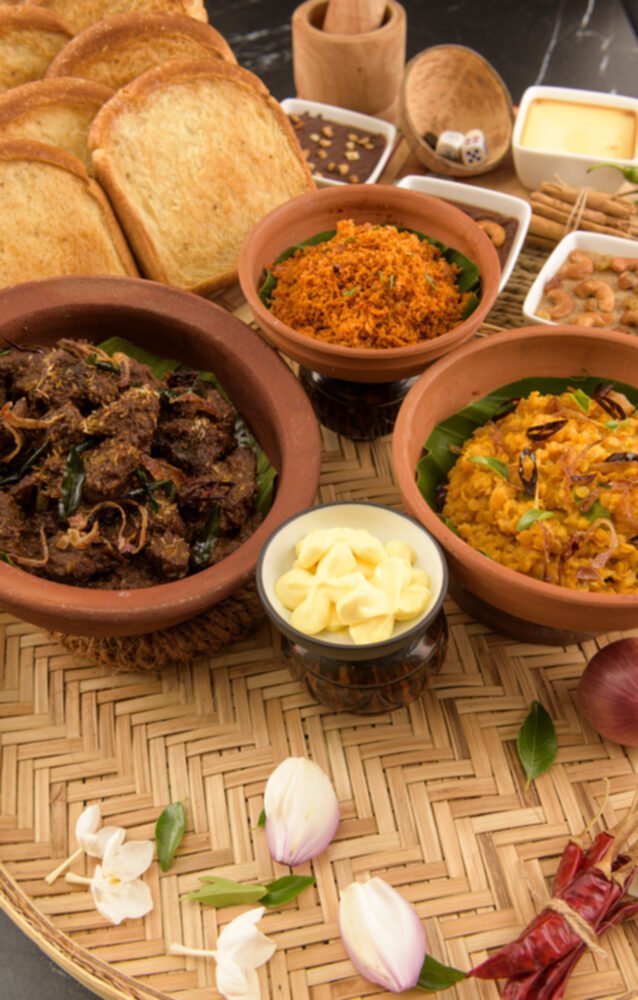 Roast Paan with Mutton Kalu Pol & Dessert (4 pax each)