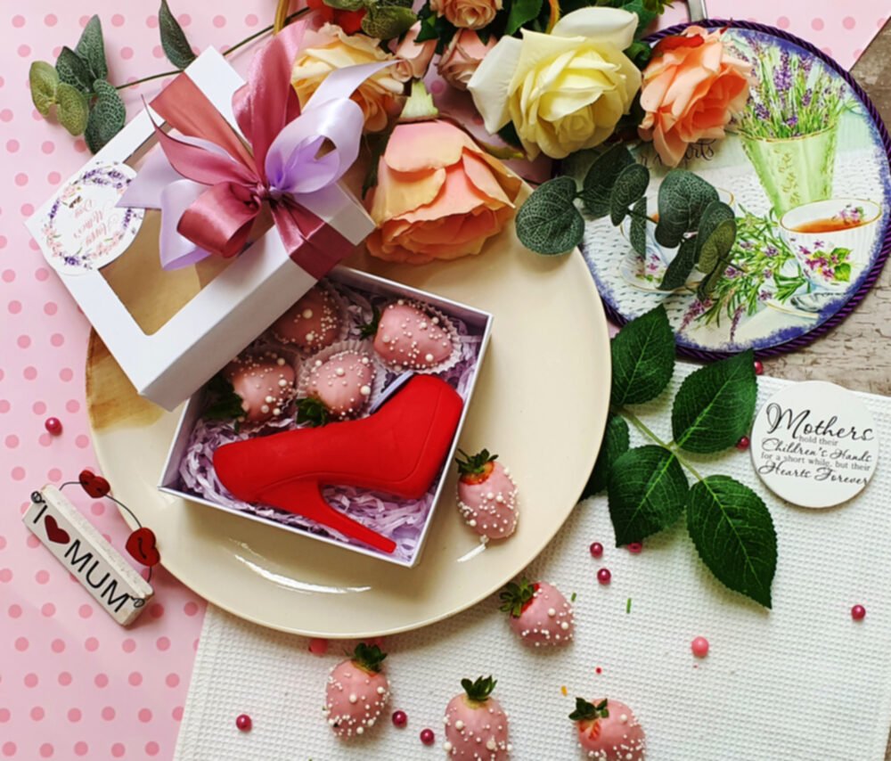 Mother's Day Chocolate Coated Strawberry with Chocolate Shoe
