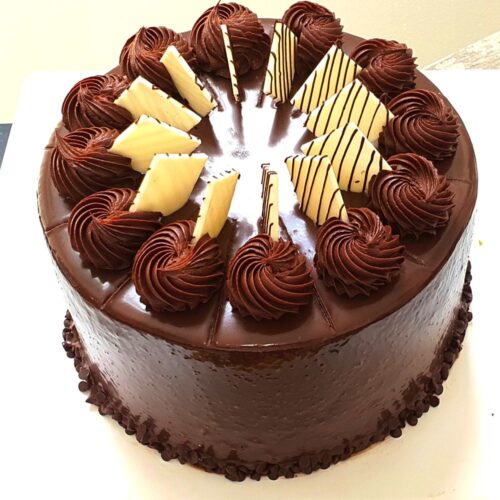 Dark Chocolate Fudge Cake