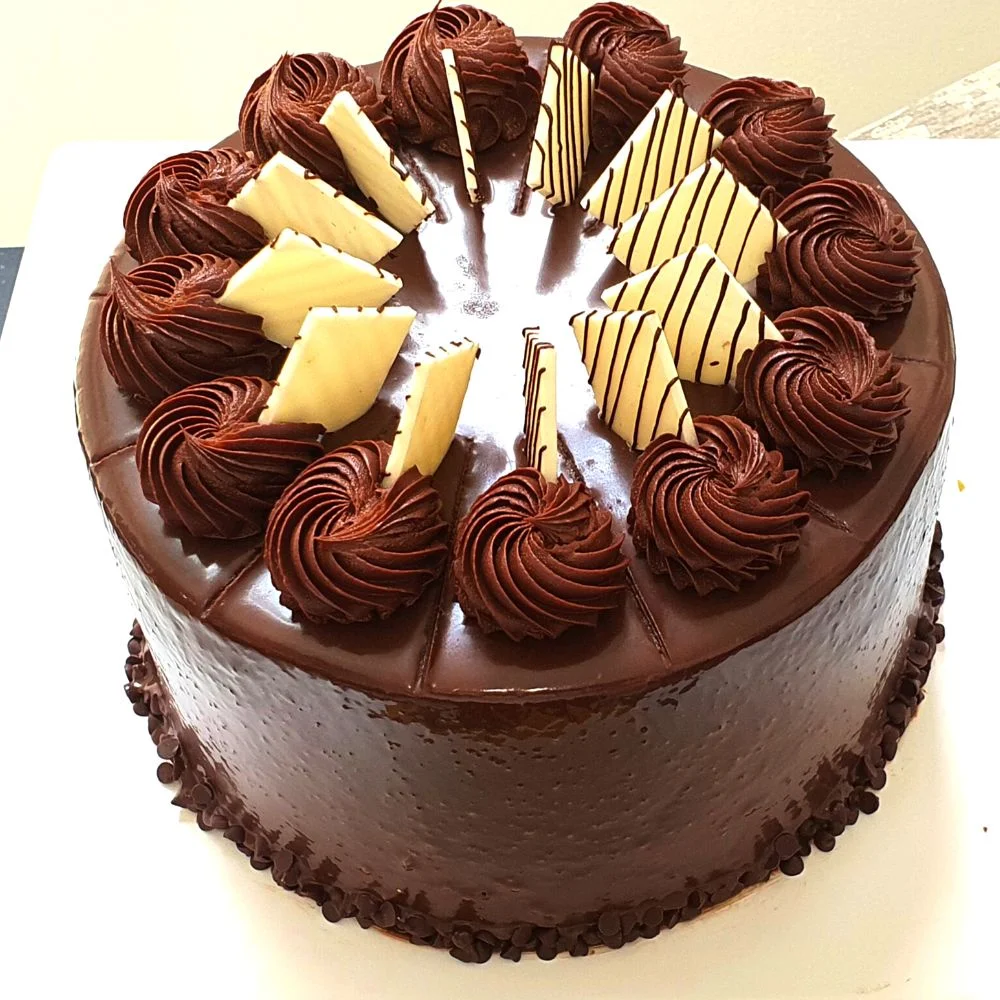 Dark Chocolate Fudge Cake