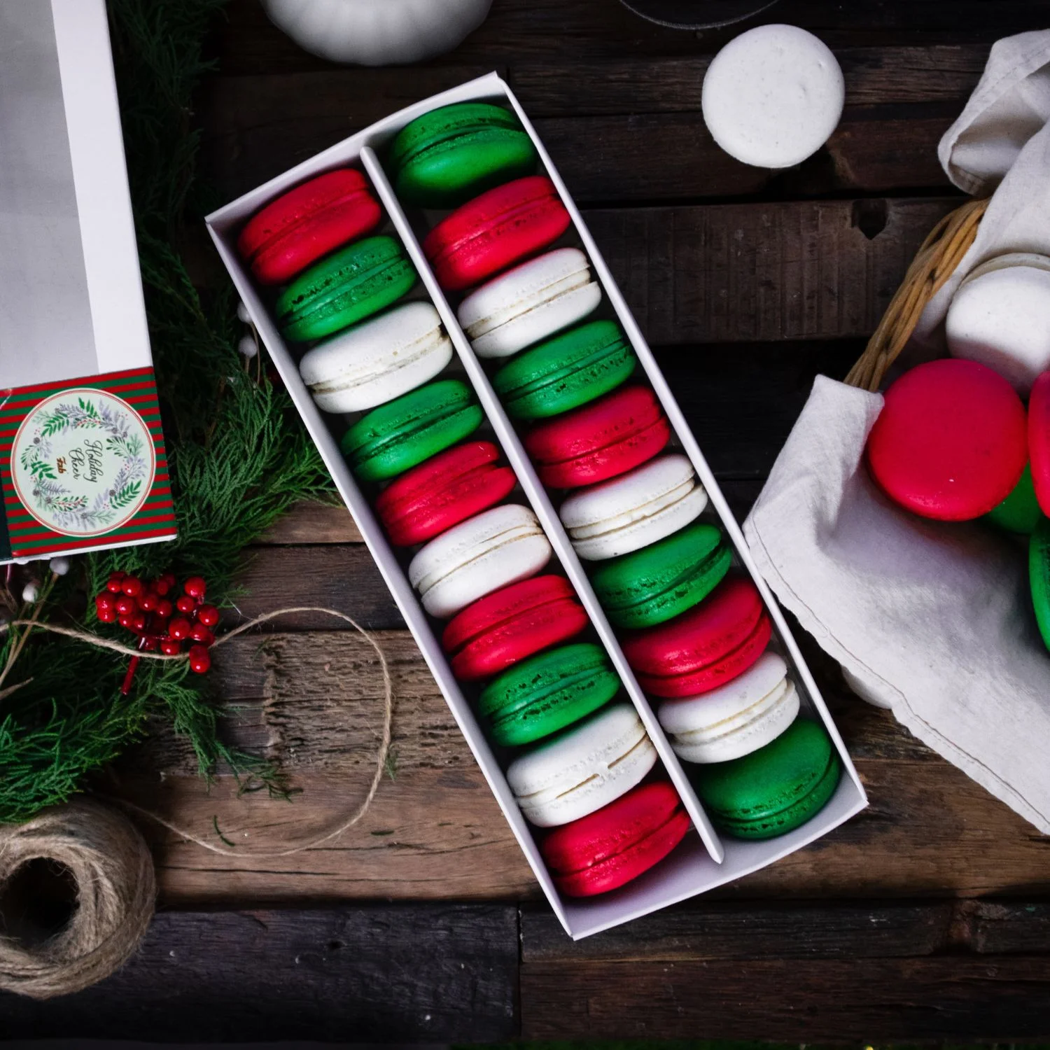 Christmas Macarons - Image 3