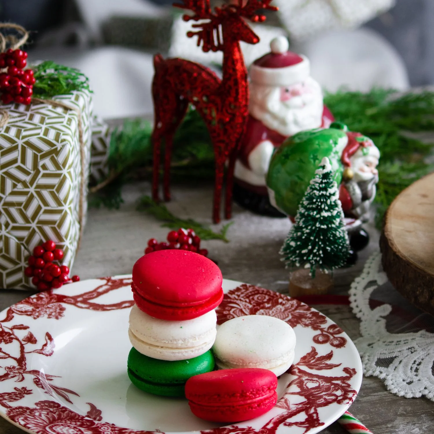 Christmas Macarons - Image 7
