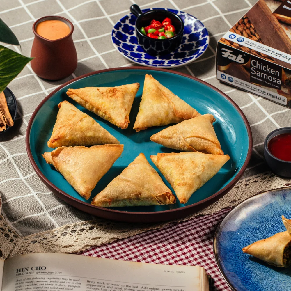 Frozen Chicken Samosas (8 in a pack)