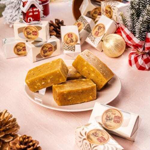 Christmas Love Cake Piece