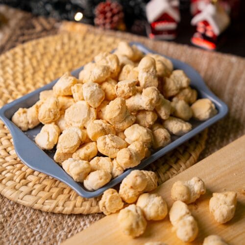 Christmas Nut Macaroons 30 in a pack