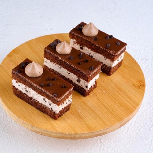 Crunchy Chocolate Gateau Slice